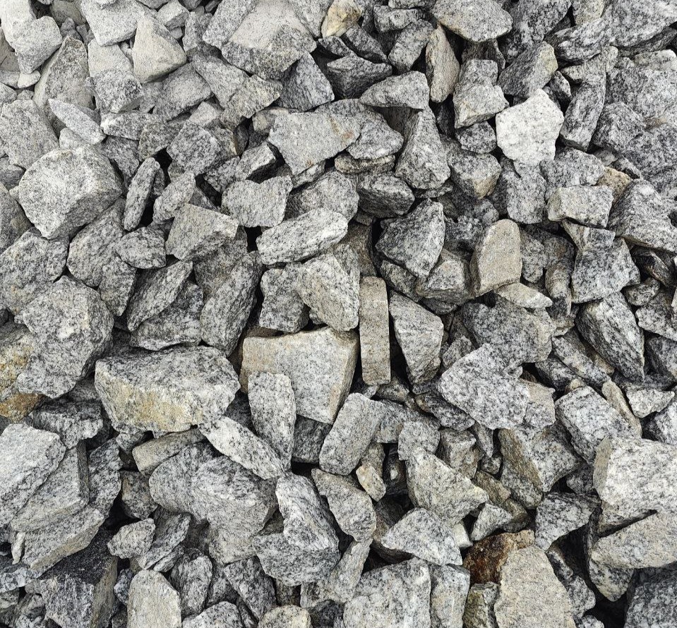 Hvit granittbenkeplate med subtile sorte årer